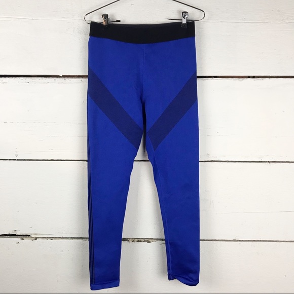Fabletics Ultra High-Waisted Seamless Leggings - Picture 3 of 6